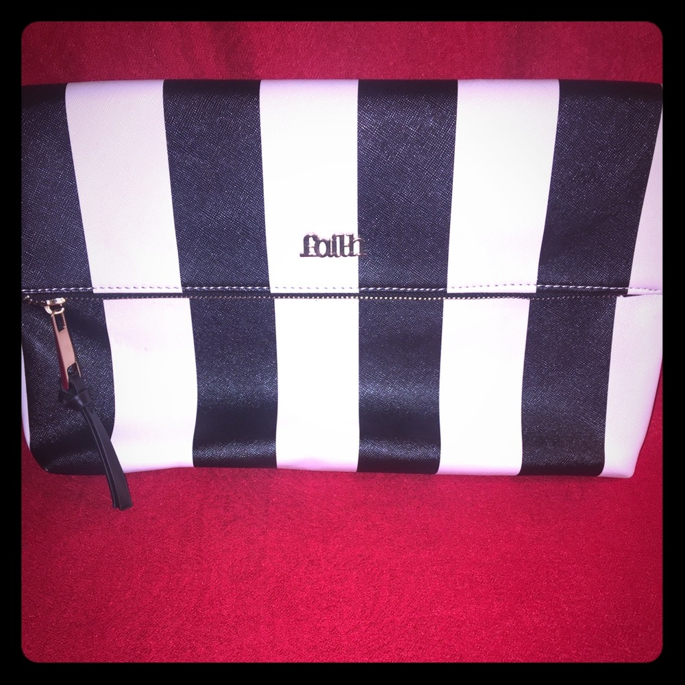Black and white medium size clutch